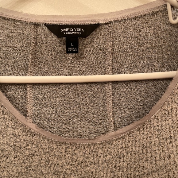 Vera Wang sweater - Picture 2 of 3